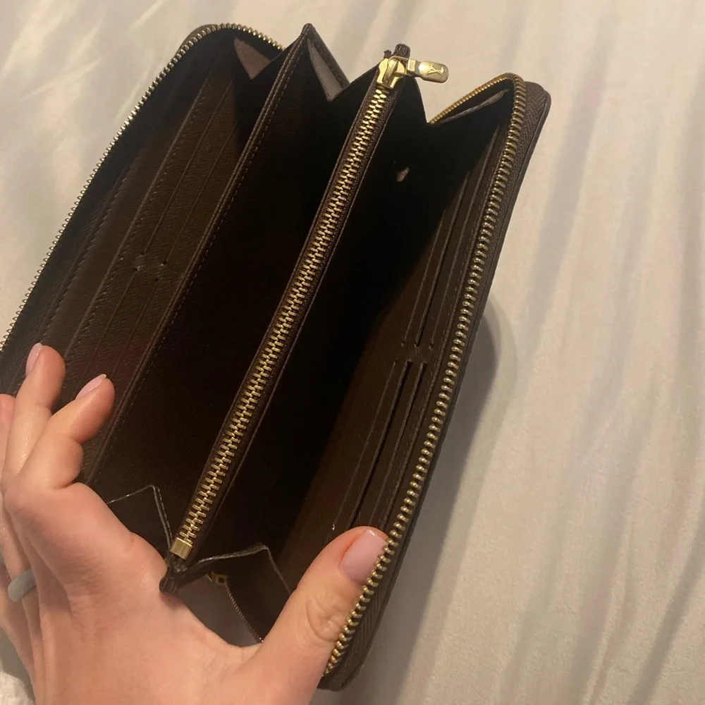 LV LOUIS VUITTON “ZIPPY” WALLET - Picture 2 of 4
